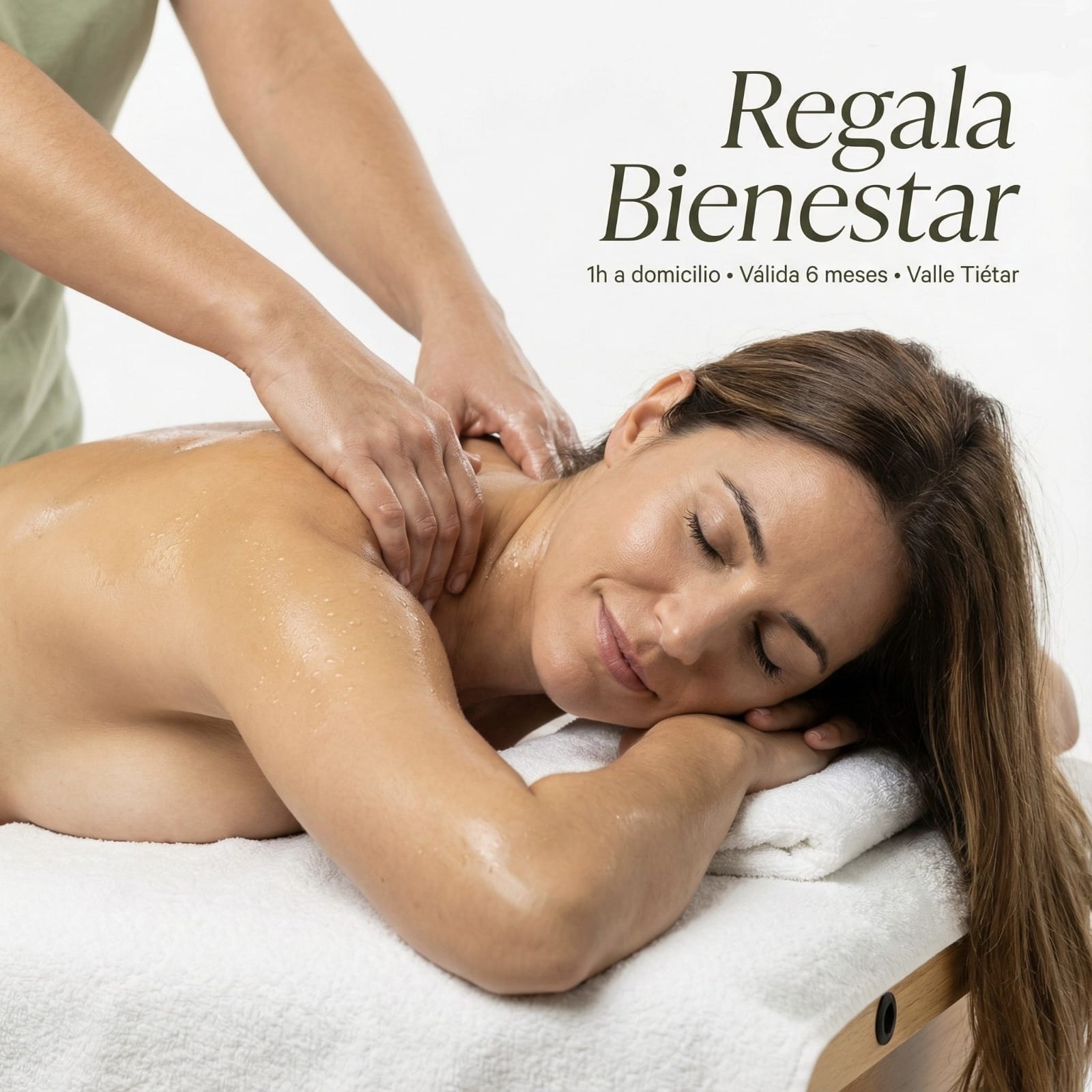 Mujer joven recibiendo masaje relajante a domicilio, una experiencia de bienestar ideal como masaje relajante para regalo